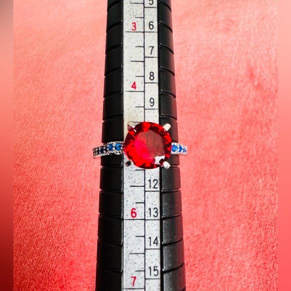 Elegant Red Garnet and Blue Sapphire Ring - Picture 7 of 7
